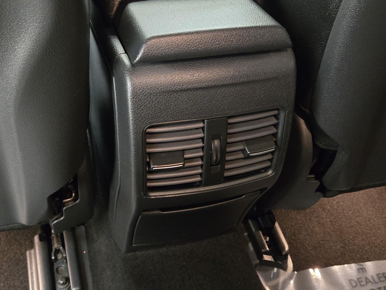2016 Mercedes Benz CLA 250 photo 19