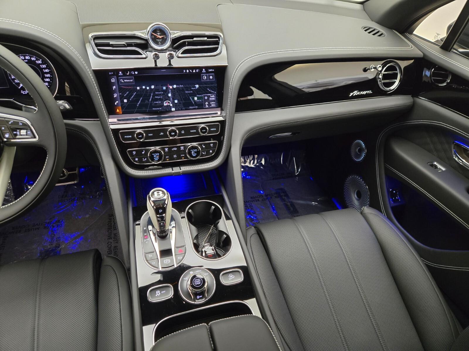 2025 Bentley Bentayga Azure V8 photo 2